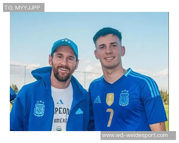 梅西杯青少年锦标赛盛大开幕梅西苏亚雷斯亲临现场助阵巴萨对决河床