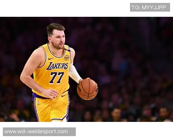 东契奇与里夫斯携手共进展现持球天赋助力湖人未来发展