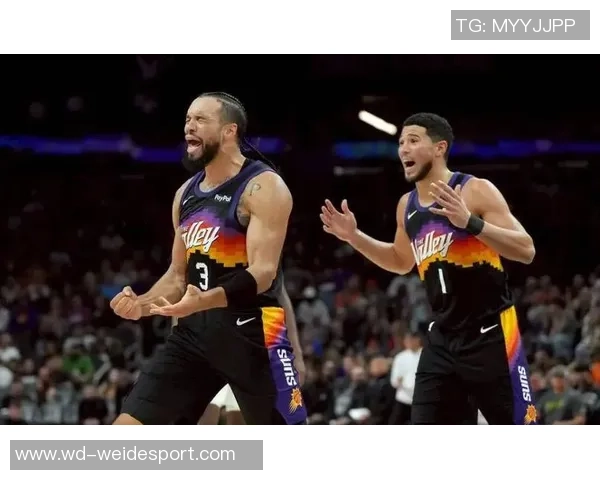 布克赞狄龙拼搏精神感染全队展现出极高的品性与刻苦态度 布克赞狄龙拼搏精神感染全队展现出极高的品性与刻苦态度